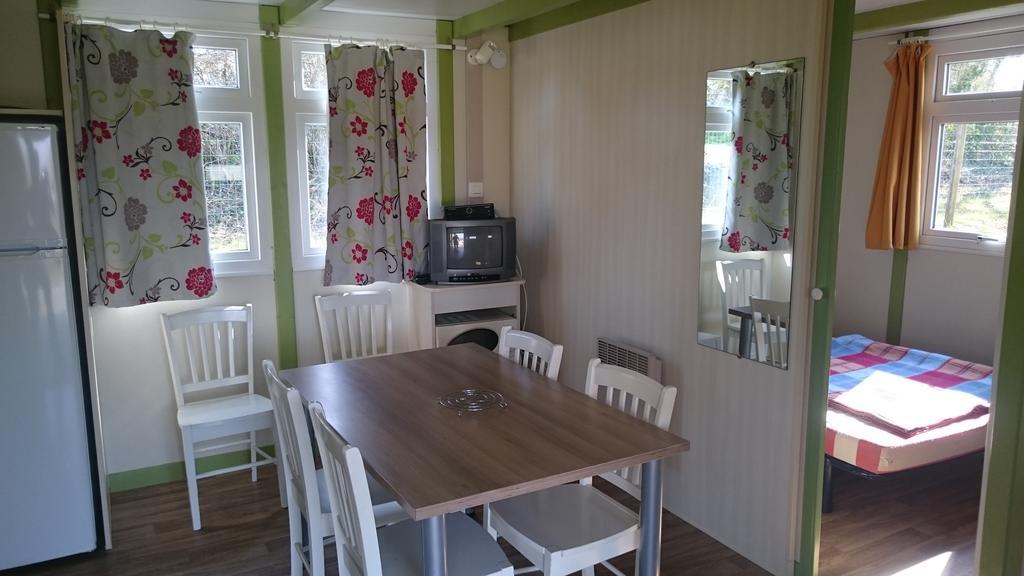 Camping Des Rulieres Hotel Saint-Valérien Kültér fotó