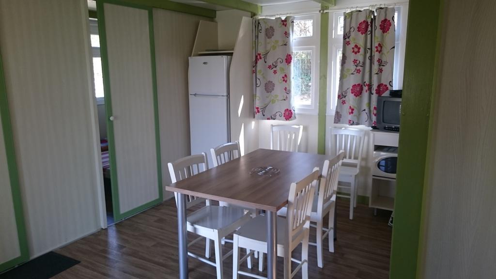 Camping Des Rulieres Hotel Saint-Valérien Kültér fotó