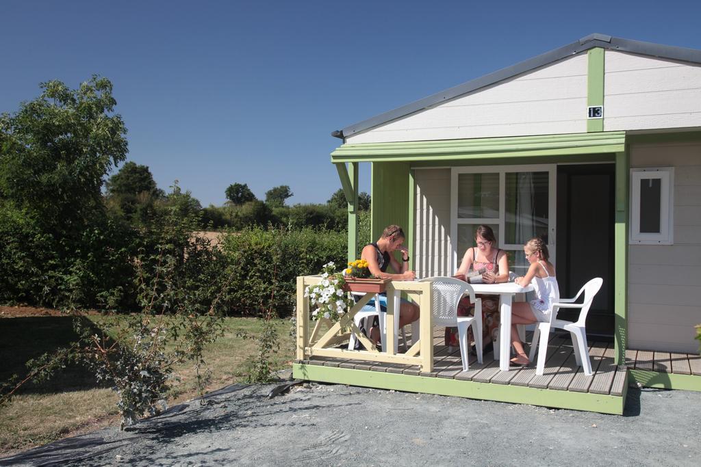 Camping Des Rulieres Hotel Saint-Valérien Kültér fotó
